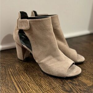 Stuart Weitzman Fossil Suede open toe heel summer 7.5 tan nude block heel 3 inch